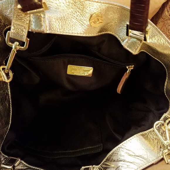 Laura Di Maggio - Picture 3 of 3